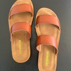 Cushionaire Sandals-size 7